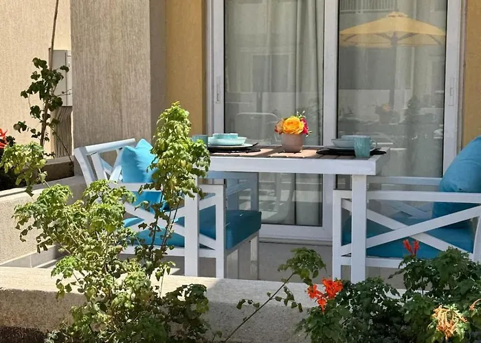 G02 Bay Village | Balcony | Poolside *