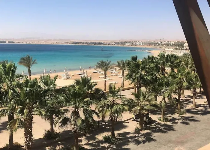 Apartment G02 Bay Village | Balcony | Poolside *