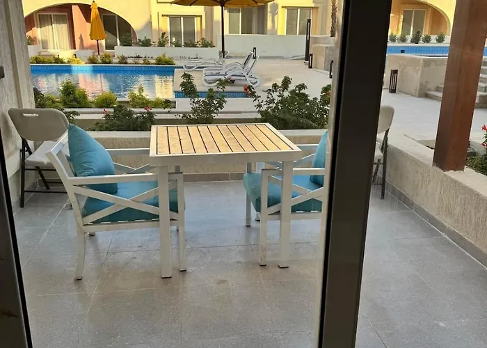 Apartment G02 Bay Village | Balcony | Poolside